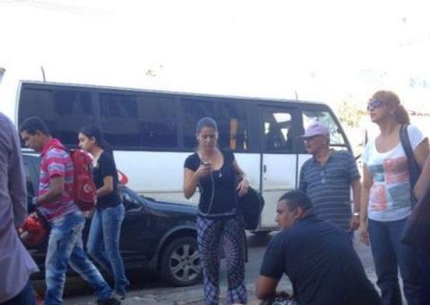 Gol atropela mulher na Djalma Batista